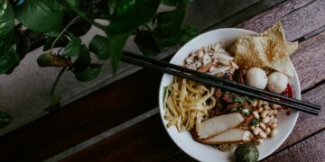 4 Cara Mudah Menikmati Mie Ayam untuk Sarapan ala Warga Lokal Jakarta Mojok.co