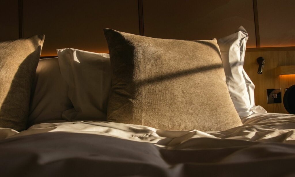 3 Tipe Orang yang Nggak Cocok Menginap di Bobocabin Pacet, Mending Tidur di Rumah Aja Mojok.co