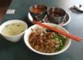 Panduan Menikmati Mie Ayam dengan Saos Menurut Anak Pedagang. Beda Jenis, Beda Saosnya