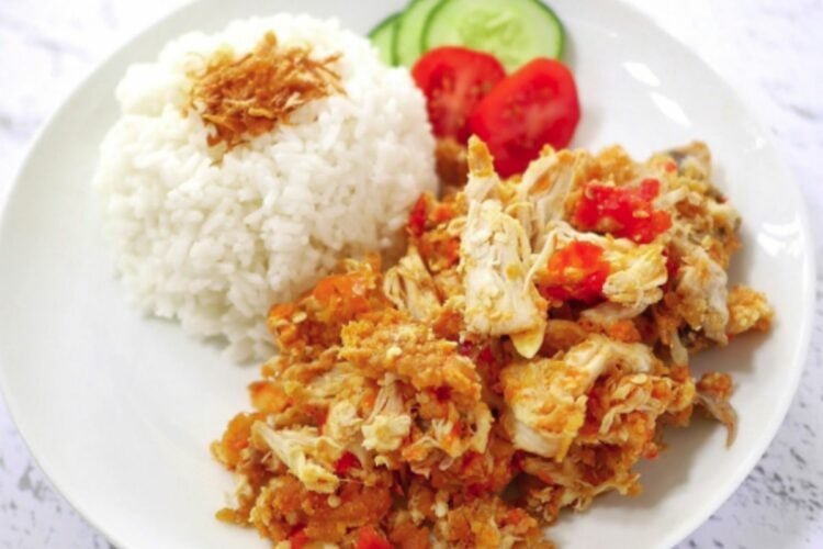 3 Dosa Penjual Ayam Geprek yang Membuat Saya Malas Beli Lagi