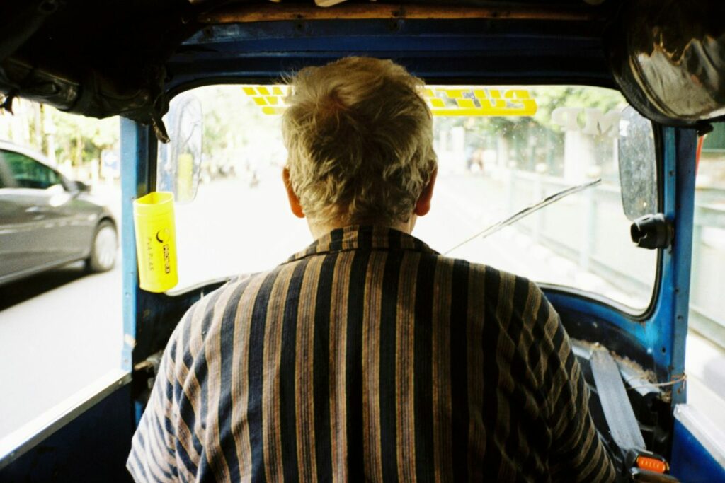 Pengalaman Pertama Saya Naik Bajaj di Solo Lewat Aplikasi Maxride: Menyenangkan!