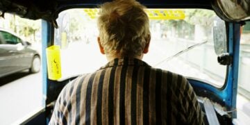 Pengalaman Pertama Saya Naik Bajaj di Solo Lewat Aplikasi Maxride: Menyenangkan!