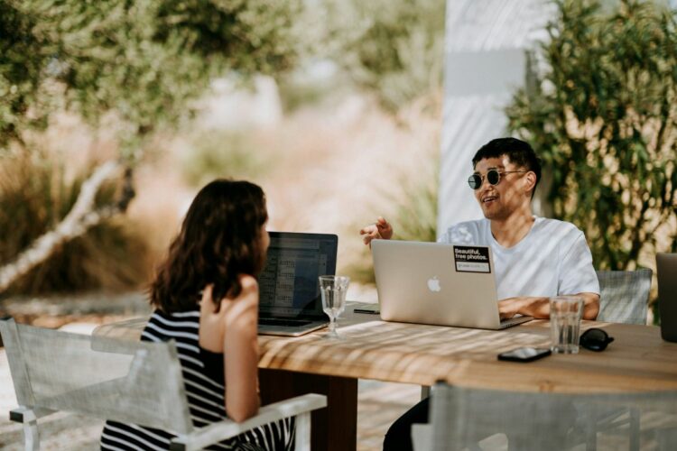 3 Culture Shock yang Saya Rasakan Saat Beralih Kerja Remote dari Kerja Kantoran, Nyatanya Nggak Seindah Konten TikTok