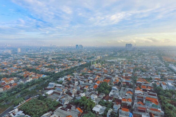 Penderitaan Kuliah di Semarang dan Surabaya, Kota Mana yang Paling Menyiksa Mahasiswa?