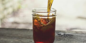 Alasan Saya Tetap Memilih Minum Teh Pucuk Harum di Tengah Gempuran Es Teh Jumbo