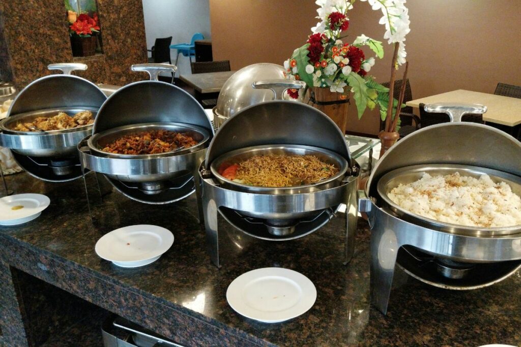 Jangan Terkecoh! Saya Jelaskan Kenapa Makan di Restoran All You Can Eat Itu Nggak Logis, Cuma Bikin Dompet Nangis