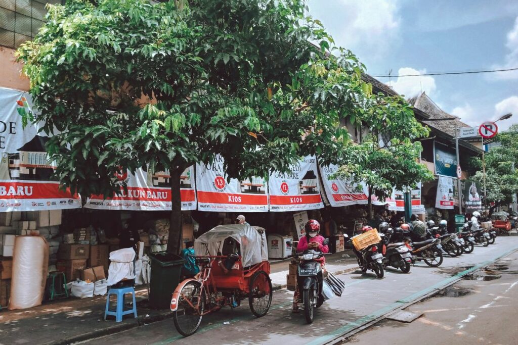 4 Hal yang Saya Benci dari Tukang Parkir di Solo