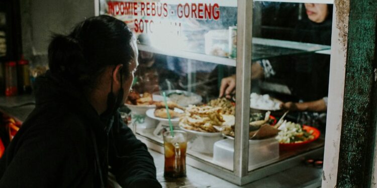 5 Ciri Warteg yang Masakannya Sudah Pasti Enak, Nggak Bikin Kapok Pembeli