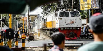 3 Hal Tidak Menyenangkan yang Saya Jumpai di Perlintasan Kereta Pasar Nongko Solo