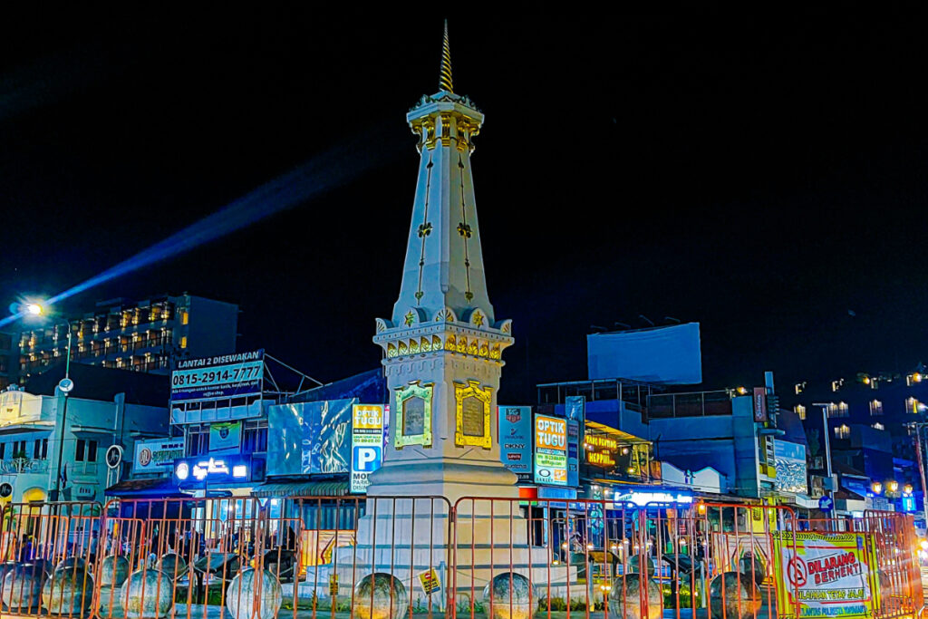 Tugu Jogja Kini Lebih Menyenangkan ketimbang Malioboro (Unsplash)