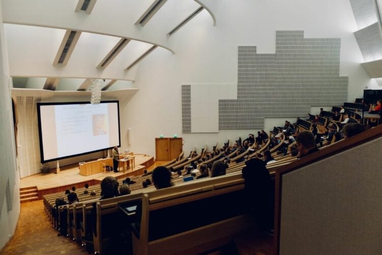 Universitas Terbuka terlalu maju untuk zaman ini (Unsplash)