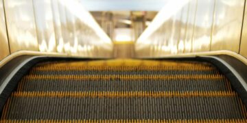 Plaza Lamongan Adalah Pusat Perbelanjaan Paling Aneh: Dianggap Mal kok Nggak Layak, Dianggap Pasar juga Nggak Pas