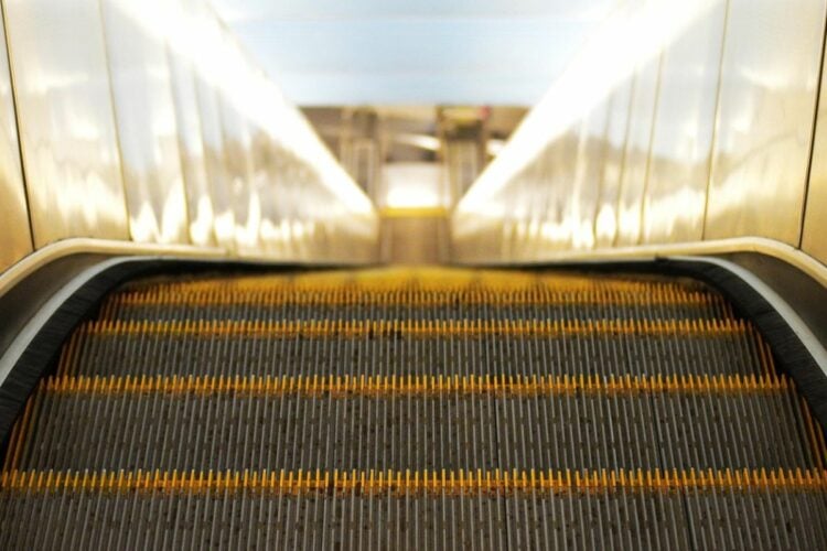 Plaza Lamongan Adalah Pusat Perbelanjaan Paling Aneh: Dianggap Mal kok Nggak Layak, Dianggap Pasar juga Nggak Pas