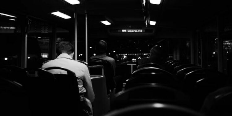 Dear Pemkot Surabaya, Yuk Bisa Yuk Tambah Armada Suroboyo Bus Rute Terminal Purabaya–PENS