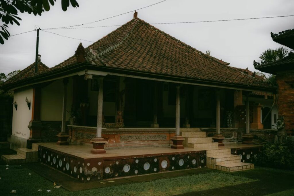 Rumah Limasan Itu Nanggung dan Ribet, Jelas Tidak Cocok buat Anak Muda, Mending Skandinavia Sekalian!