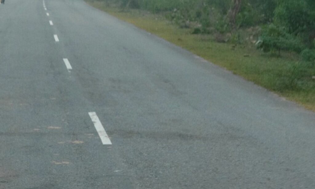 Jalan Adisucipto Jogja Diam-diam Menyedihkan di Balik Keramaiannya Mojok.co