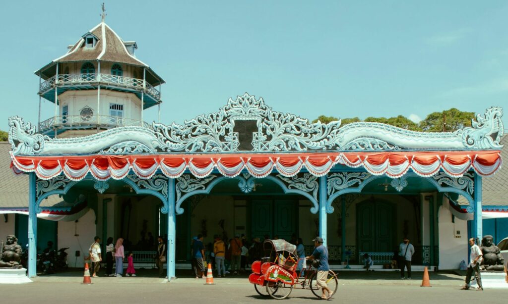 Panduan Singkat Memahami Keraton Solo untuk Menjawab Pertanyaan: Kenapa Bukan Gusti Bhre yang Jadi Raja? Mojok.co