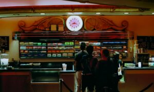 Nggak Cuma Popcorn, Ini 5 Menu Bioskop XXI Paling Enak yang Cocok untuk Teman Nonton