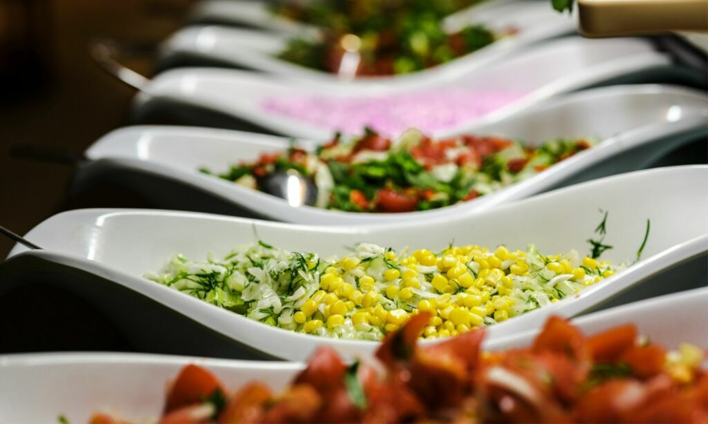 Warung Prasmanan Sebaik-baiknya Cara Tempat Makan Menyajikan Makanan, Jangan Sampai Punah Mojok.co