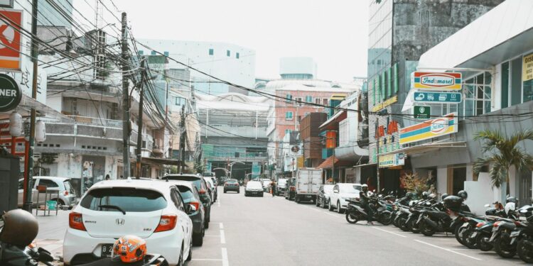 Derita Jadi Orang Jakarta Selatan di Perantauan: Dicap Anak Gaul, padahal Aslinya Biasa Aja Mojok.co