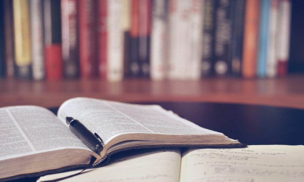 5 Istilah di Jurusan Ilmu Politik yang Kerap Disalahpamahi. Sepele sih, tapi Bikin Emosi Mojok.co