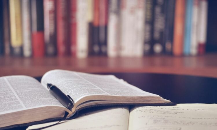 5 Istilah di Jurusan Ilmu Politik yang Kerap Disalahpamahi. Sepele sih, tapi Bikin Emosi Mojok.co