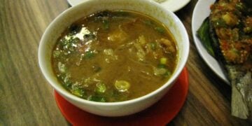 Sop Saudara, Kuliner Makassar yang Namanya Bikin Salah Paham tapi Rasanya Bikin Ketagihan