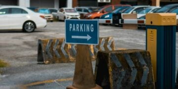 4 Kelebihan Bayar Parkir Menggunakan e-Money yang Jarang Dibicarakan Orang