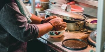 4 Ciri Bubur Ayam yang Pasti Enak, Cocok Jadi Penyelamat Perut di Pagi Hari