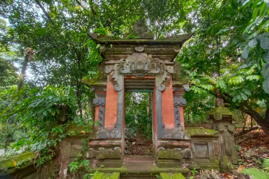 Hutan Kota Indraloka, Wisata Hidden Gem Jakarta Timur Bagaikan Gerbang Time Travel ke Majapahit