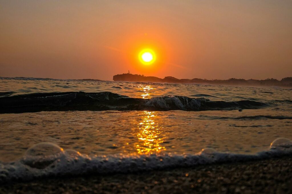 Pantai Air Manis Padang, Lokasi Legenda Malin Kundang yang Cukup Dikunjungi Sekali Saja