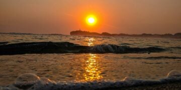 Pantai Air Manis Padang, Lokasi Legenda Malin Kundang yang Cukup Dikunjungi Sekali Saja