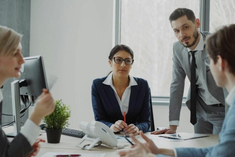 Loker Management Trainee Membuat Orang Biasa Susah Masuk Perusahaan Impian: Nggak Semua Orang Ingin Jadi Manajer!