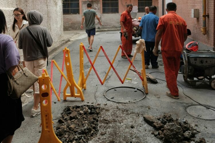 Hampir Setahun Proyek Galian di Kaliabang Bekasi Belum Beres, Cari Fosil Dinosaurus?