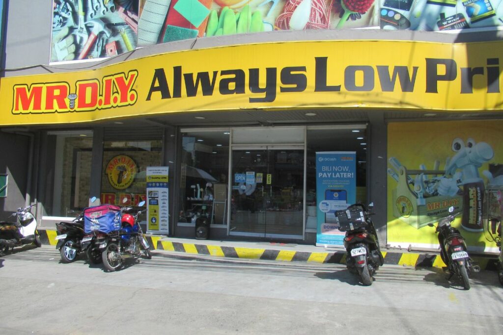 Dear MR DIY, Percuma "Ini Ada Itu Ada" kalau Kursi Tunggu Saja Nggak Punya