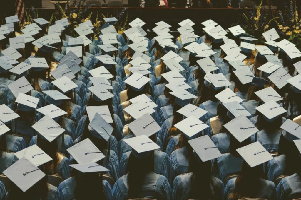 Alumni UNNES: Setelah Lulus pun Harus Berdamai dengan Stereotipe Miring