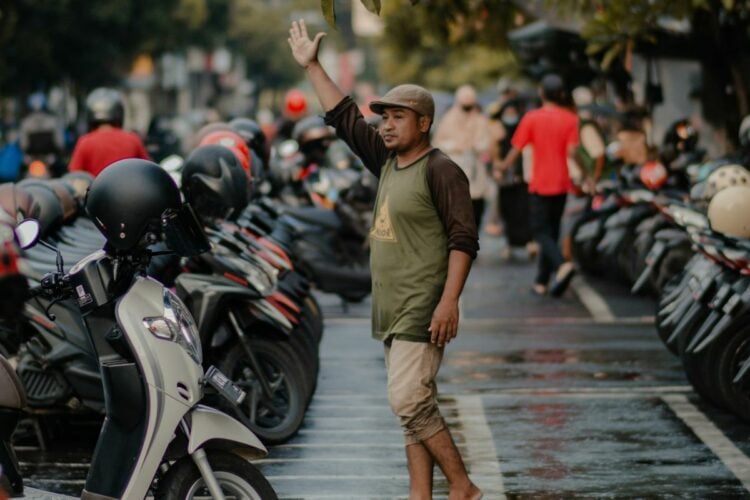 Sebagai Warga Pemalang yang Baru Pulang dari Luar Negeri, Saya Ikut Senang Stasiun Pemalang Kini Punya Area Parkir yang Layak