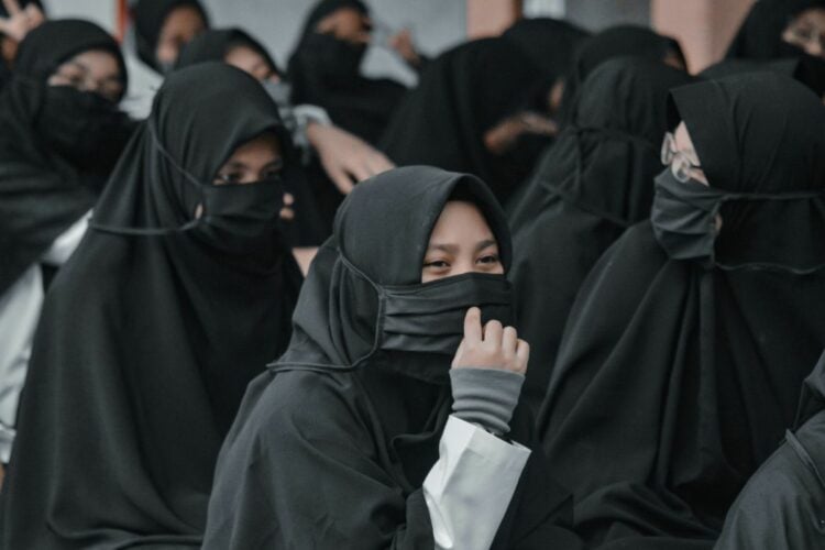 Mahasiswa UIN Nggak Wajib Nyantri, tapi kalau Nggak Nyantri ya Kebangetan