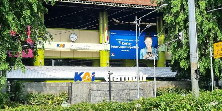 KA Batavia Rute Jakarta-Solo, Satu-satunya Kereta Ekonomi yang Berangkat dari Stasiun Gambir