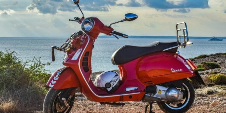 Beli Motor Baru di Desa Tak Pernah Jadi Hal yang Sederhana, Pakai Mandi Air Kembang dan Kudu Siap Jadi Berita!