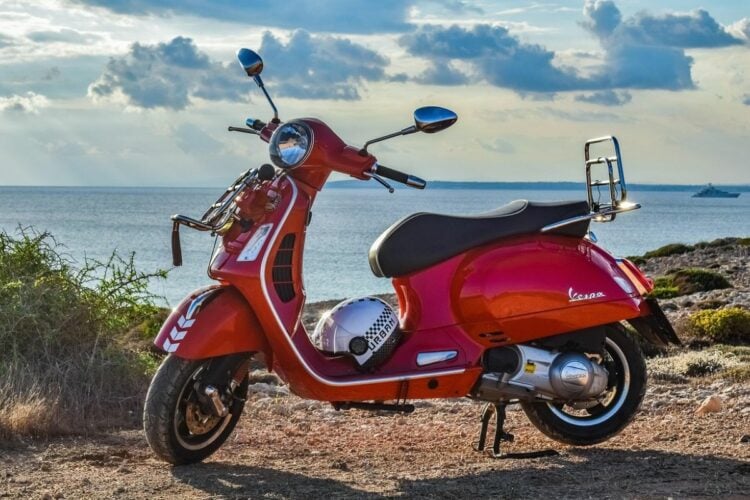 Beli Motor Baru di Desa Tak Pernah Jadi Hal yang Sederhana, Pakai Mandi Air Kembang dan Kudu Siap Jadi Berita!