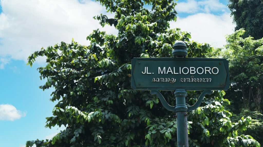 5 Alasan Orang Klaten Lebih Memilih Plesir ke Jogja ketimbang Solo, padahal Sama-Sama Dekat Mojok.co