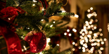 Stop Kirim Makanan, Ini 4 Ide Hampers Natal yang Nggak Mainstream dan Berguna Biar Nggak Berakhir Jadi Pajangan Mojok