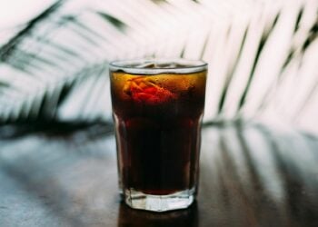 4 Alasan Saya Lebih Memilih Ice Americano Buatan Minimarket ketimbang Racikan Barista Coffee Shop Mojok.co