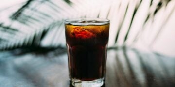 4 Alasan Saya Lebih Memilih Ice Americano Buatan Minimarket ketimbang Racikan Barista Coffee Shop Mojok.co