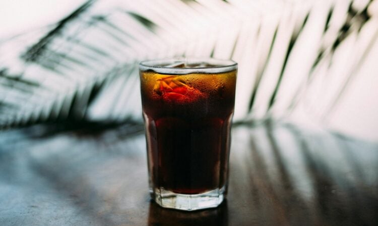 4 Alasan Saya Lebih Memilih Ice Americano Buatan Minimarket ketimbang Racikan Barista Coffee Shop Mojok.co
