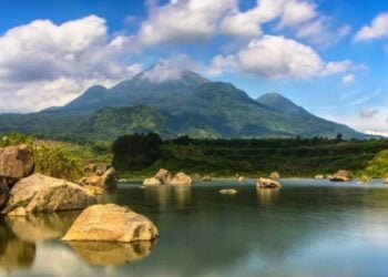 Alasan Orang Surabaya Lebih Sering Healing Kilat ke Mojokerto daripada ke Malang Mojok.co