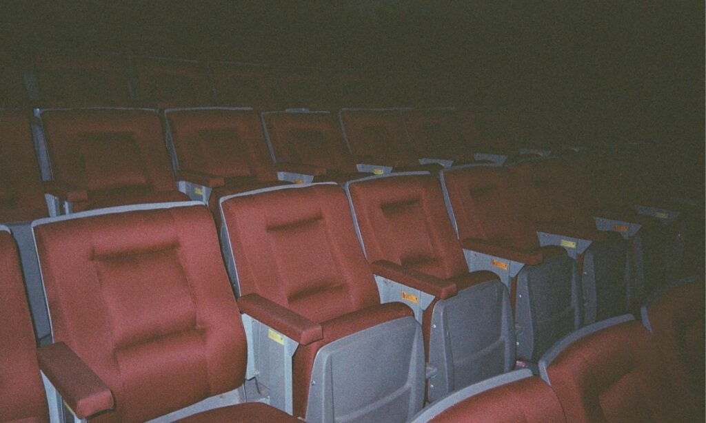 3 Alasan Saya Lebih Senang Nonton Film di Bioskop Jadul Rajawali Purwokerto daripada Bioskop Modern di Mall Mojok.co