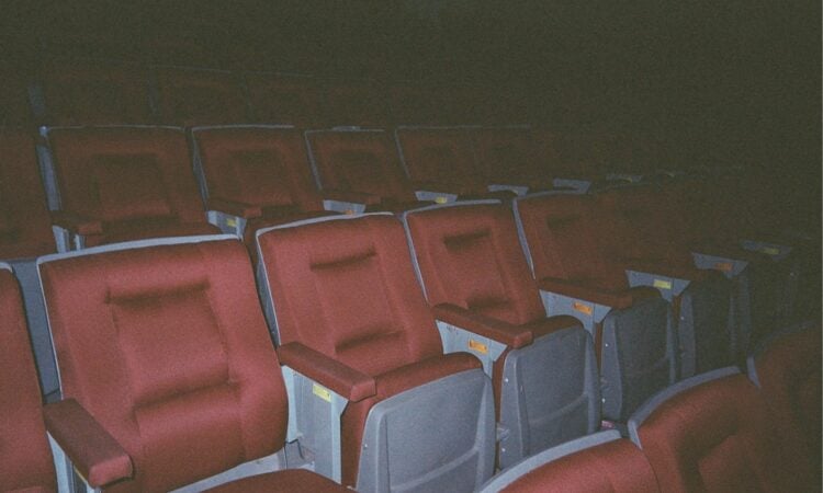 3 Alasan Saya Lebih Senang Nonton Film di Bioskop Jadul Rajawali Purwokerto daripada Bioskop Modern di Mall Mojok.co