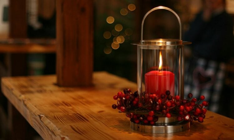 5 Lagu Natal Underrated yang Wajib Diputar Agar Suasana Liburan Semakin Berwarna Mojok.co